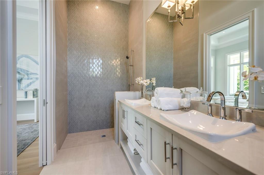 PARK SHORE - Residential