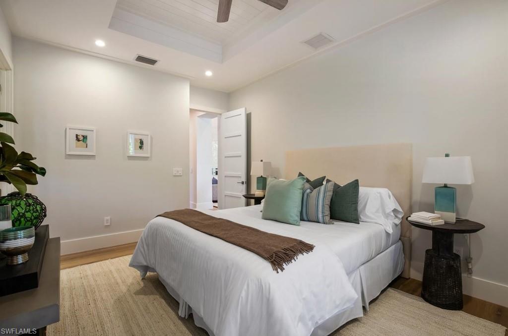 MOORINGS - Residential