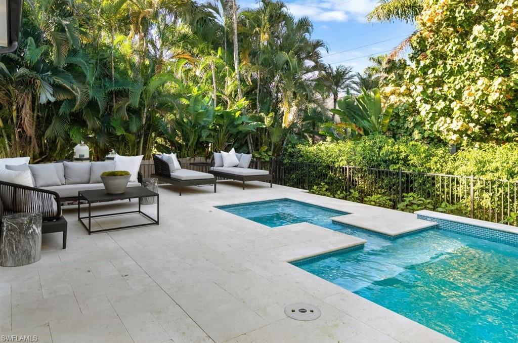 MOORINGS - Residential