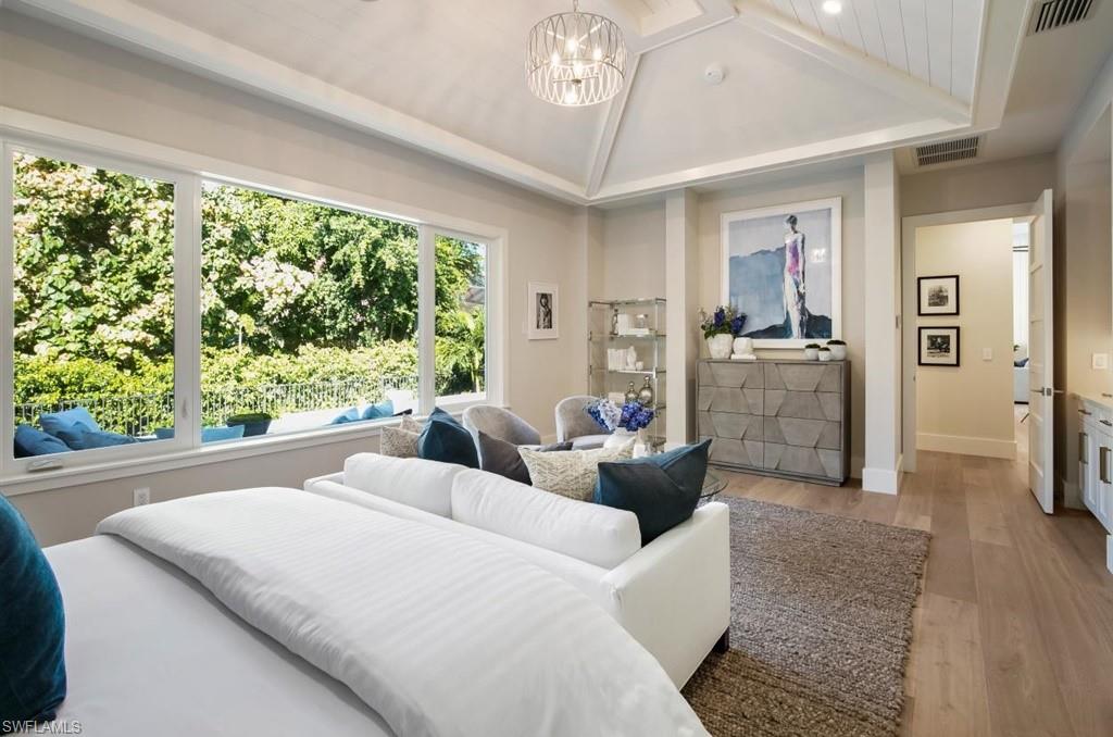 MOORINGS - Residential