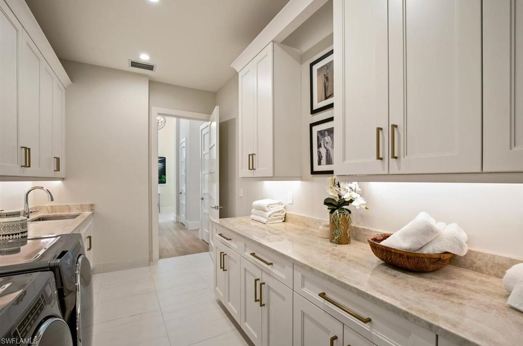 MOORINGS - Residential