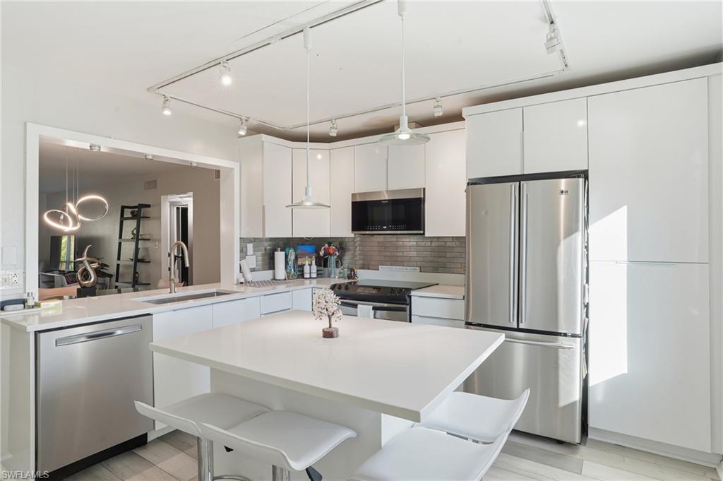 VILLA CAPRI CONDOMINIUM - Residential