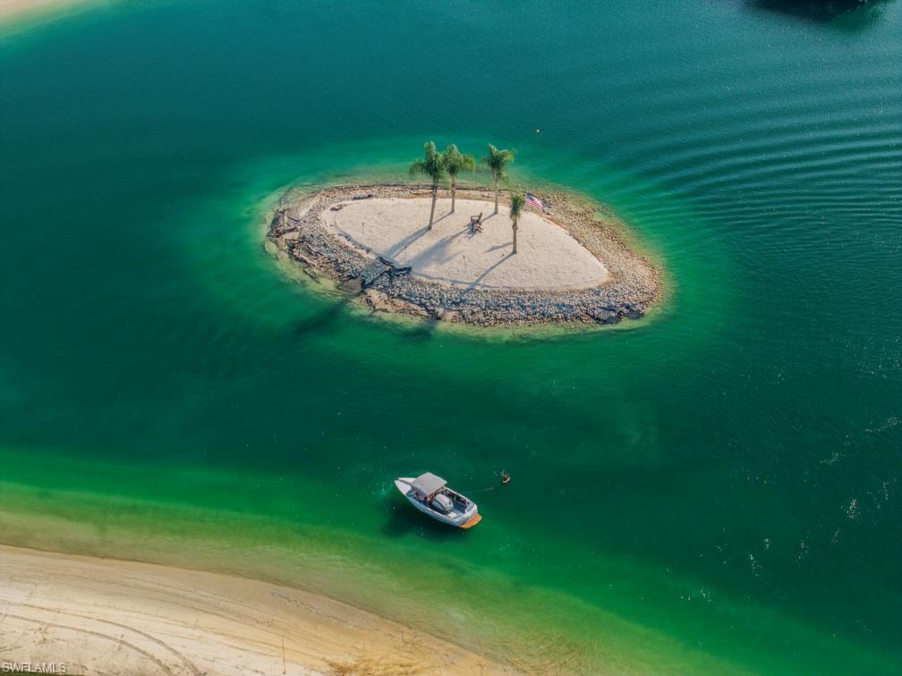 ULTIMATE SKI LAKE - Land