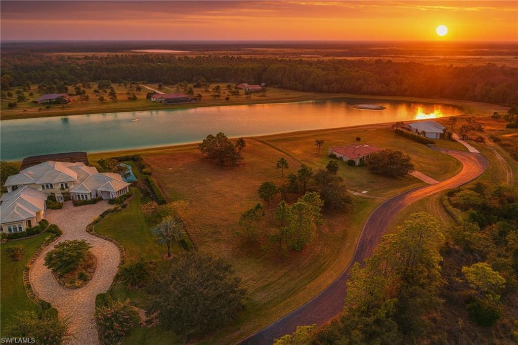 ULTIMATE SKI LAKE - Land