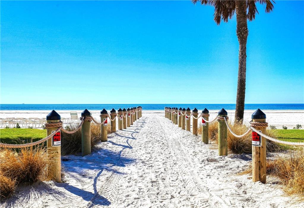 CAPER BEACH CLUB - Residential