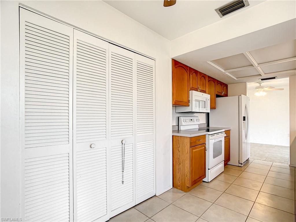 SAN CARLOS PARK - Residential