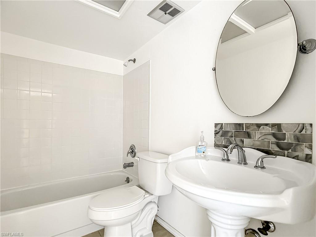 SAN CARLOS PARK - Residential