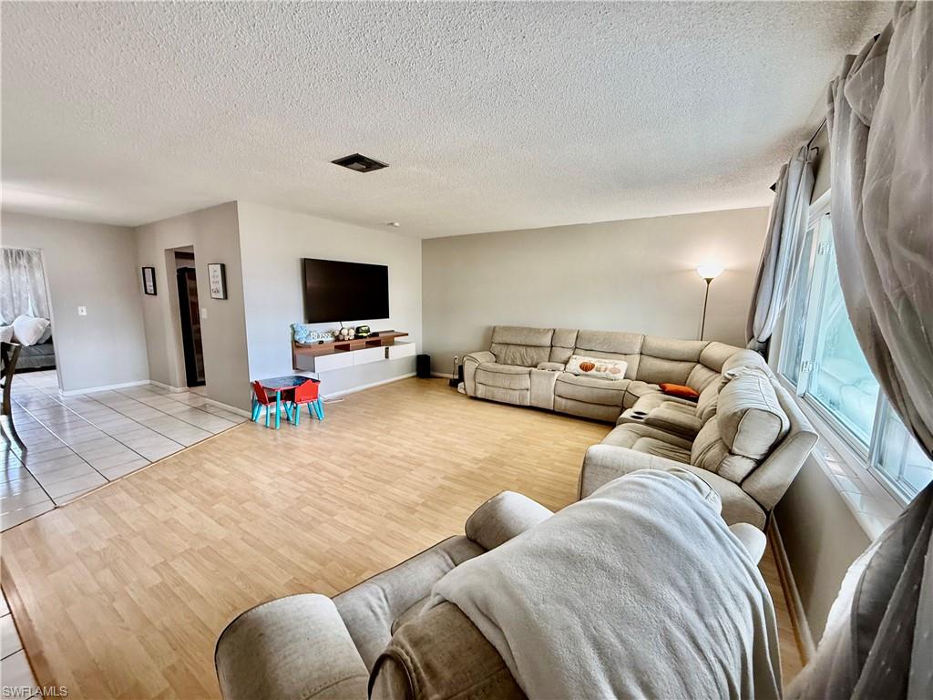 WILLOW LAKE SOUTH - Residential