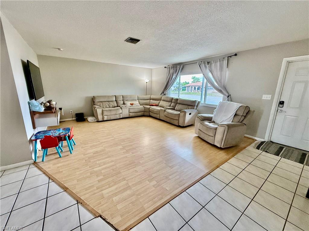 WILLOW LAKE SOUTH - Residential