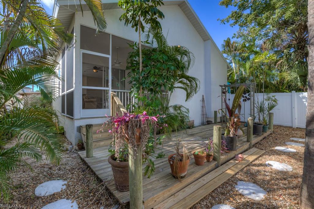 ISLAND PARK WOODS - Residential