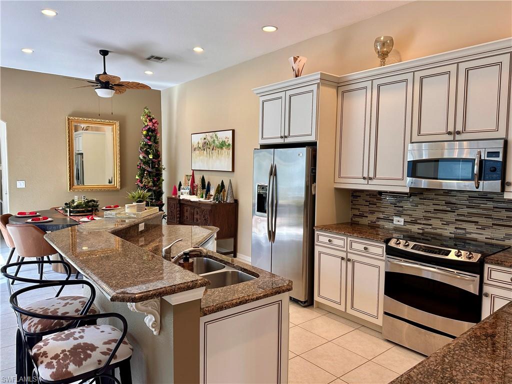 COSTA DEL SOL - Residential Lease