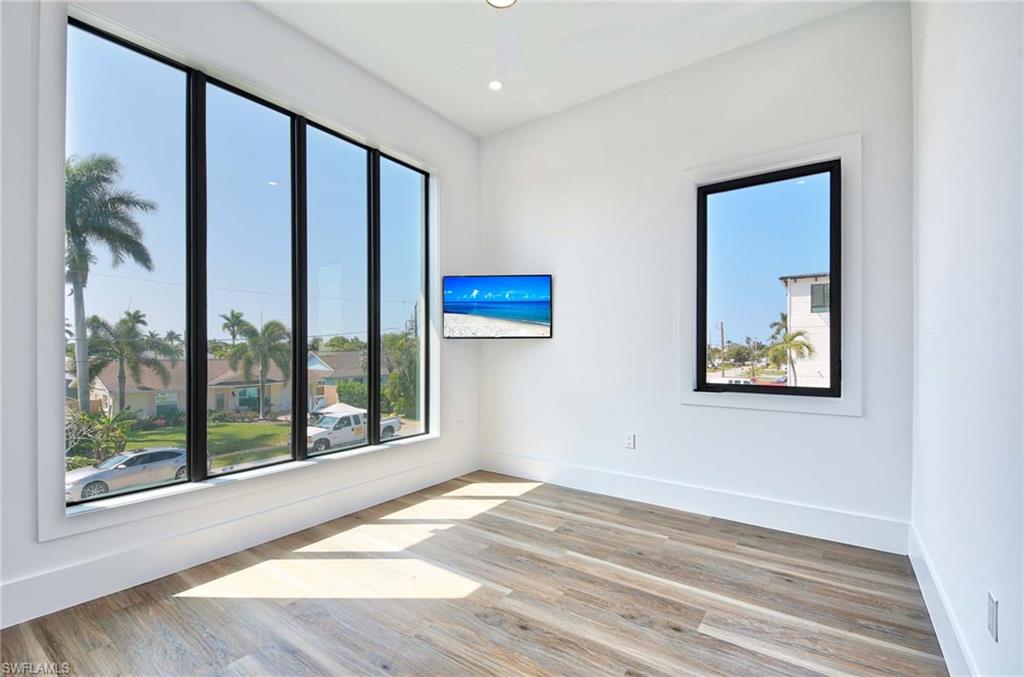 ISLES OF CAPRI - Residential