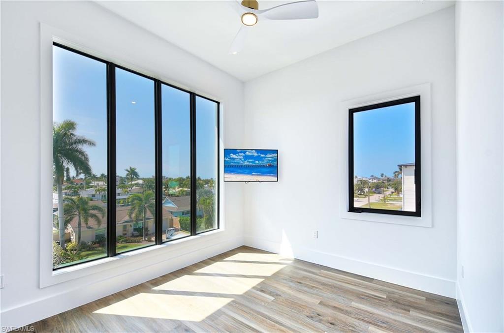 ISLES OF CAPRI - Residential