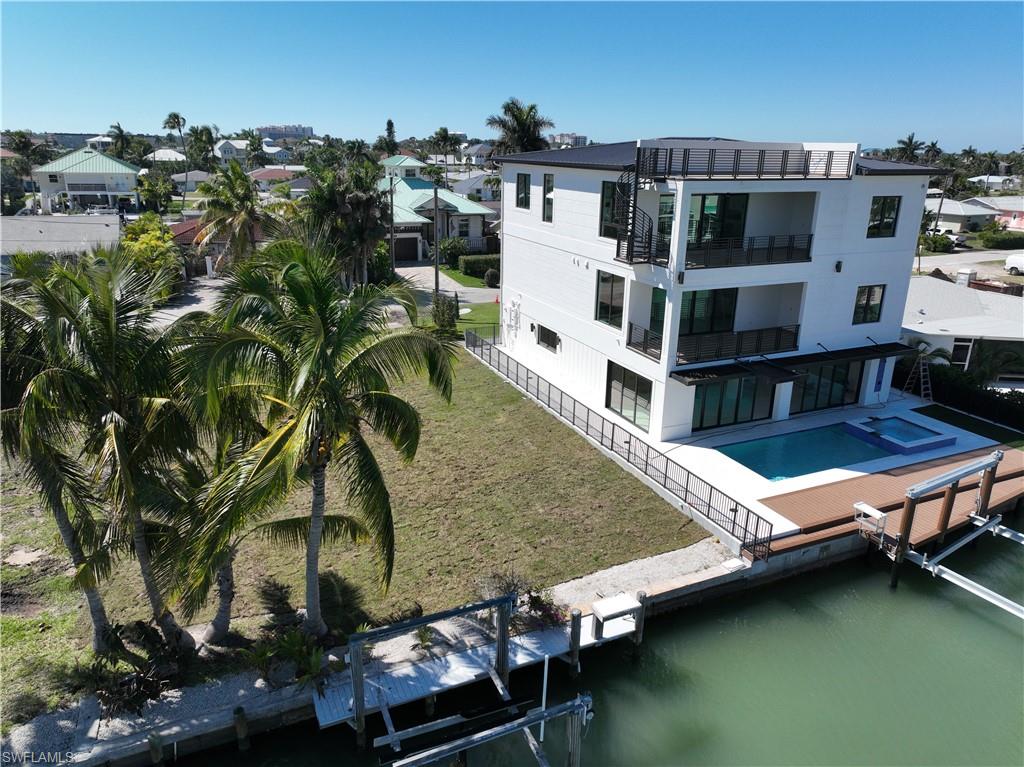 ISLES OF CAPRI - Residential