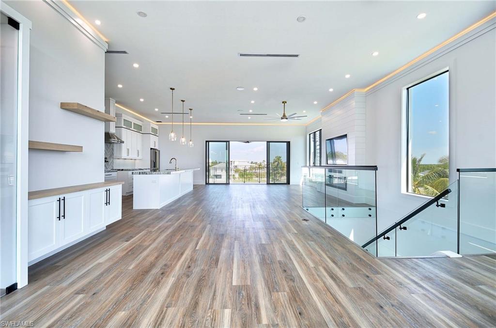 ISLES OF CAPRI - Residential