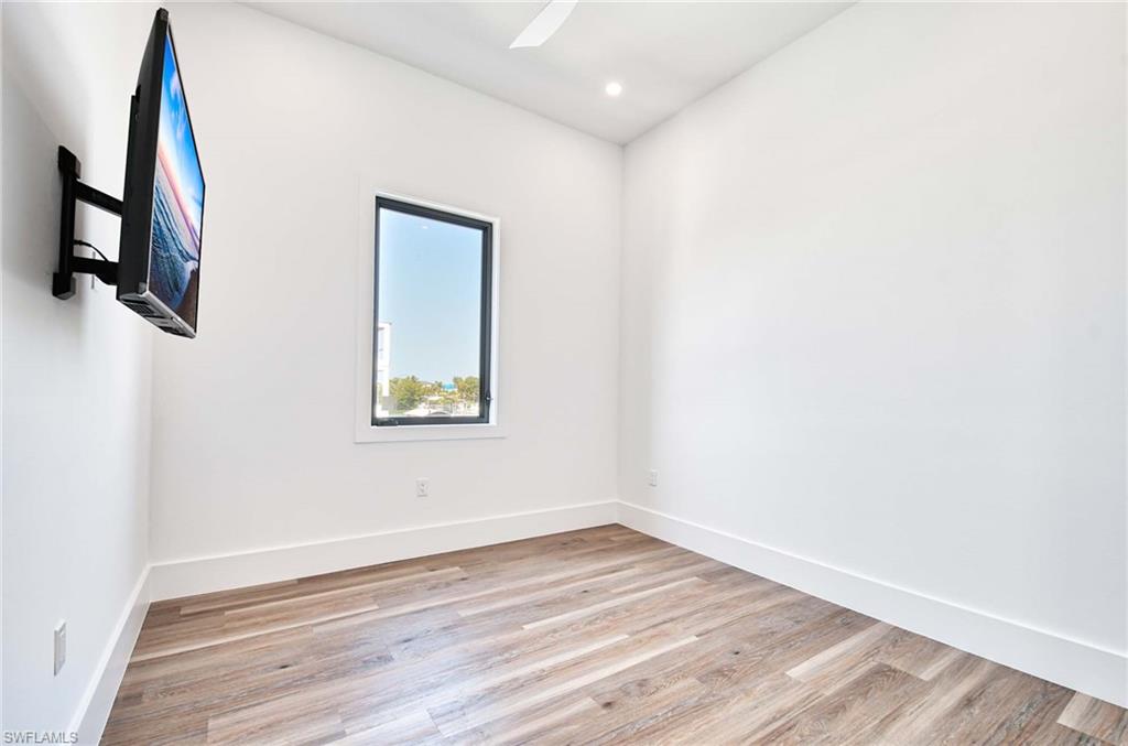 ISLES OF CAPRI - Residential