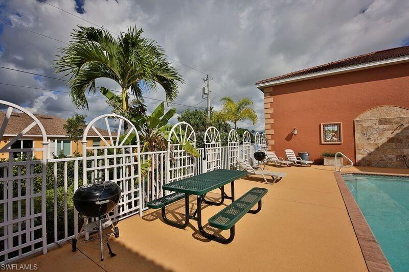 CAPE CORAL - Residential Lease