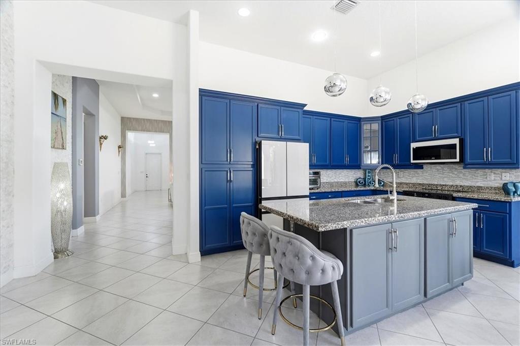 MAPLE RIDGE - Residential