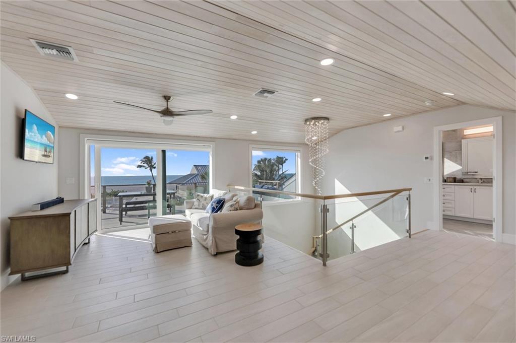 BEACH HOMES - Residential