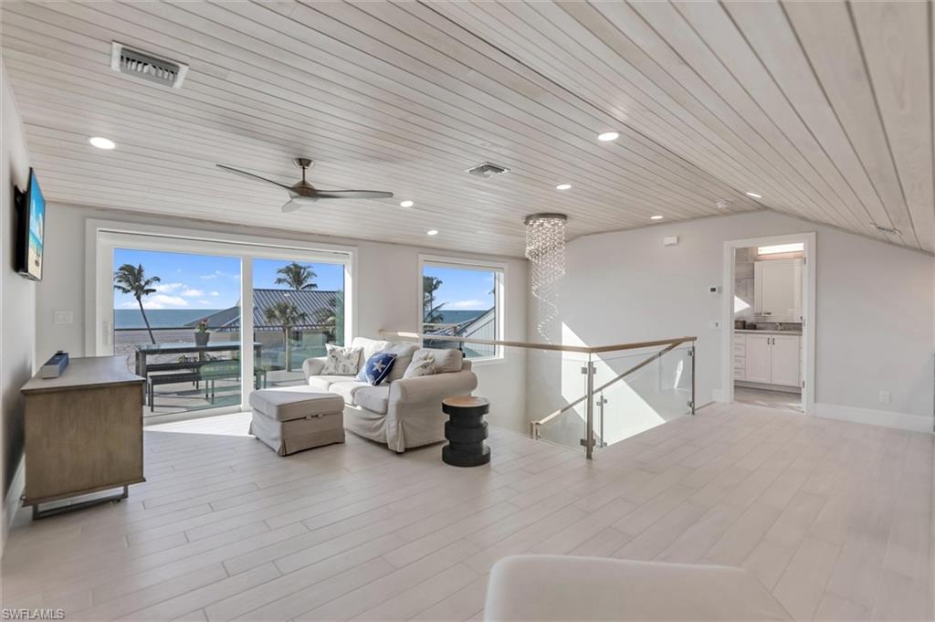 BEACH HOMES - Residential