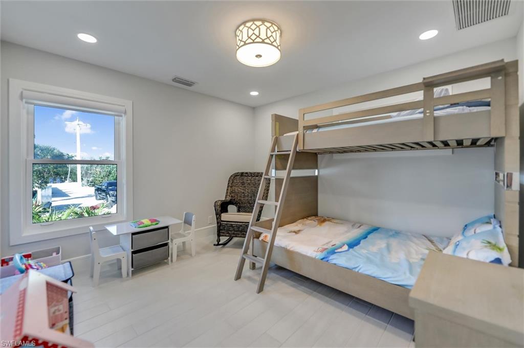 BEACH HOMES - Residential