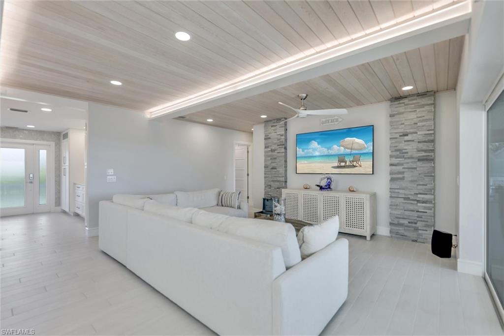 BEACH HOMES - Residential