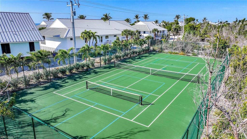 BEACH HOMES - Residential