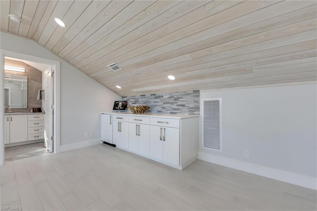 BEACH HOMES - Residential