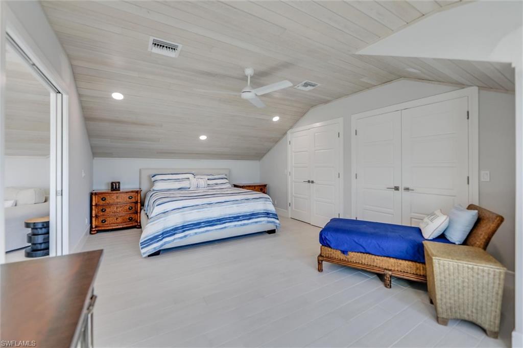 BEACH HOMES - Residential