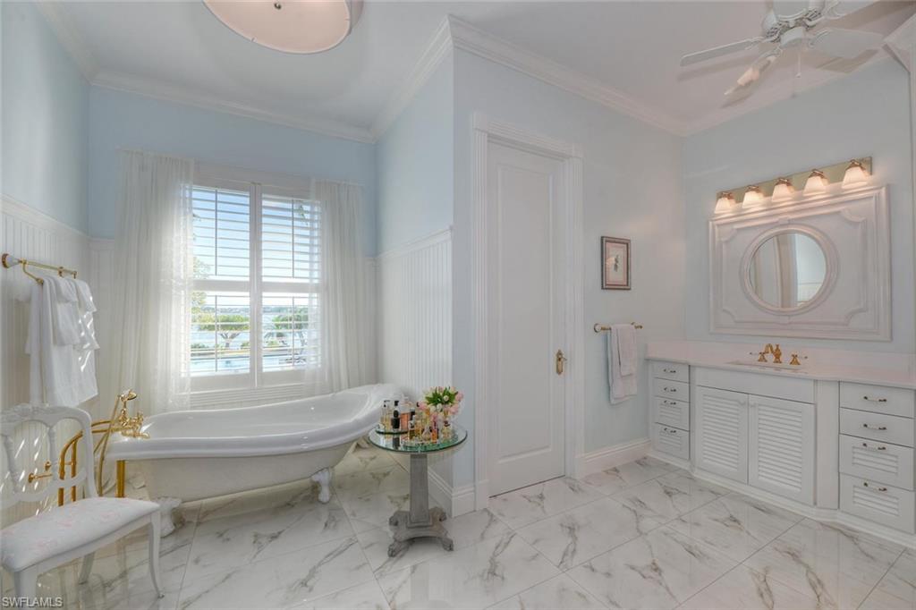 AQUALANE SHORES - Residential