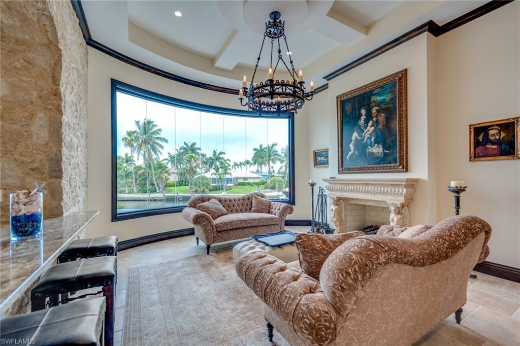 MARCO BEACH - Residential