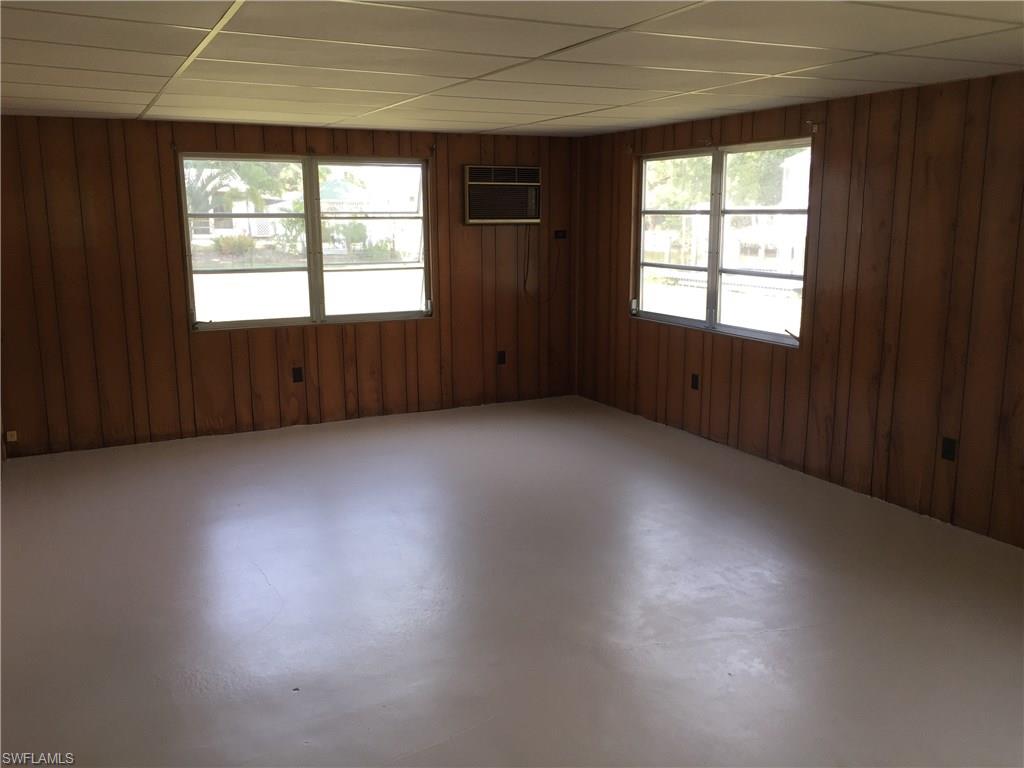 IMPERIAL SHORES - Residential