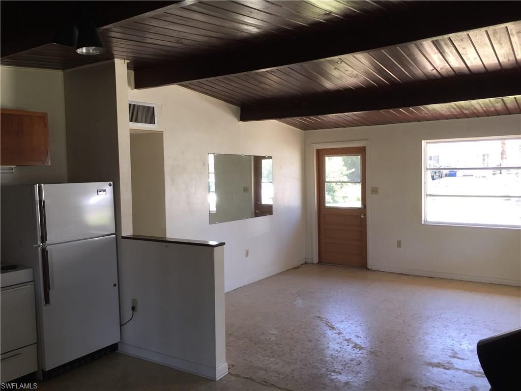 IMPERIAL SHORES - Residential