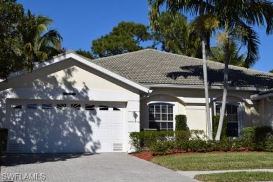 Motivated seller says "bring all offers".
You'll fall in love with this location, in sought after Reflection Lakes. This home has it all, private entry, tile back splash in the kitchen utility sinks and even an air conditioned garage!  You can kick back and enjoy lawn care, amenities, cable and alarm security all included in your low monthly fee. Enjoy 4 lighted tennis courts, basketball, heated pools, kids playground, shuffleboard, and visit this large clubhouse with billiards, fitness facility and card room. The active recreation committee organizes events like bingo, potlucks & pool parties. Come be a part of it!