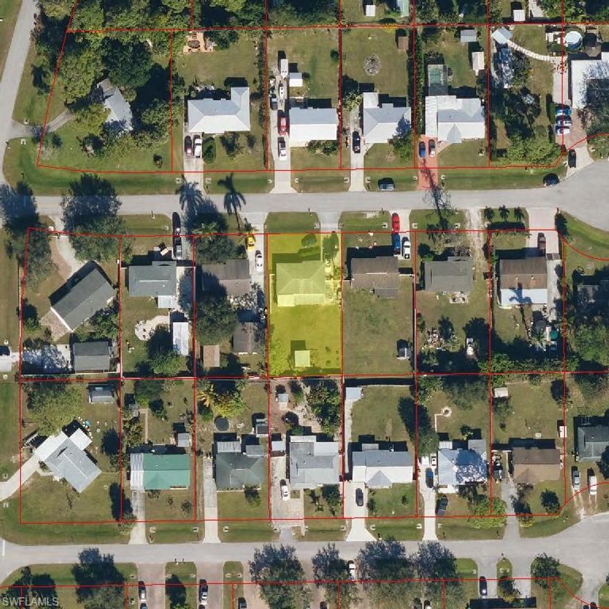 Great opportunity in Naples! Located in a quiet small neighborhood with no HOA fees, this 3-bedroom, 2-bath home offers an open floor plan and a convenient location, with easy access to I-75.