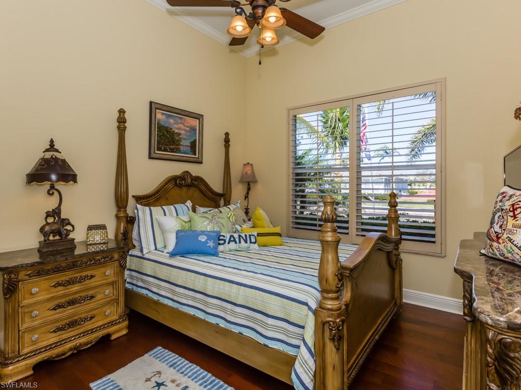 MARCO BEACH - Residential