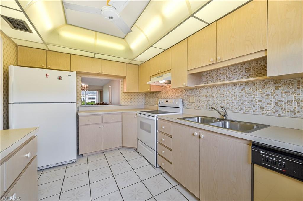 MYERLEE GOLFSIDE EAST CONDO - Residential