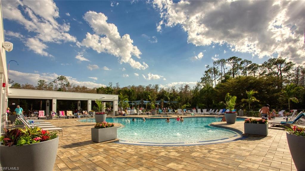 FAIRWAY ISLES - Residential