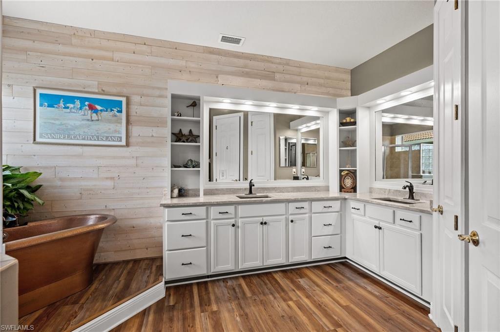 BELLE LAGO - Residential