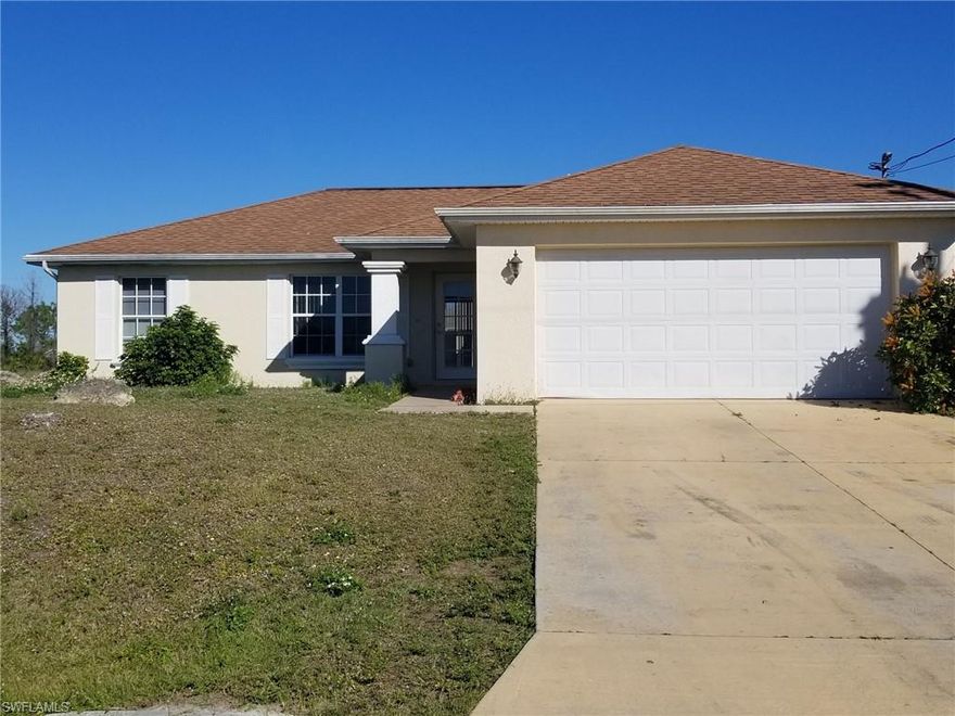 This 3 bedroom 2bath home is great  for First time home buyer.  Close to 1-75 easy commute to Fort Myers,
Tile floors through out, stainless steel appliances, 2 door refrigerator, glass top range, microwave , dishwasher, His and her walk in closet, utility laundry  area in the property. There is an area with a counter top for your computer center space, , This  home is clean and well maintained, Thank you for showing.