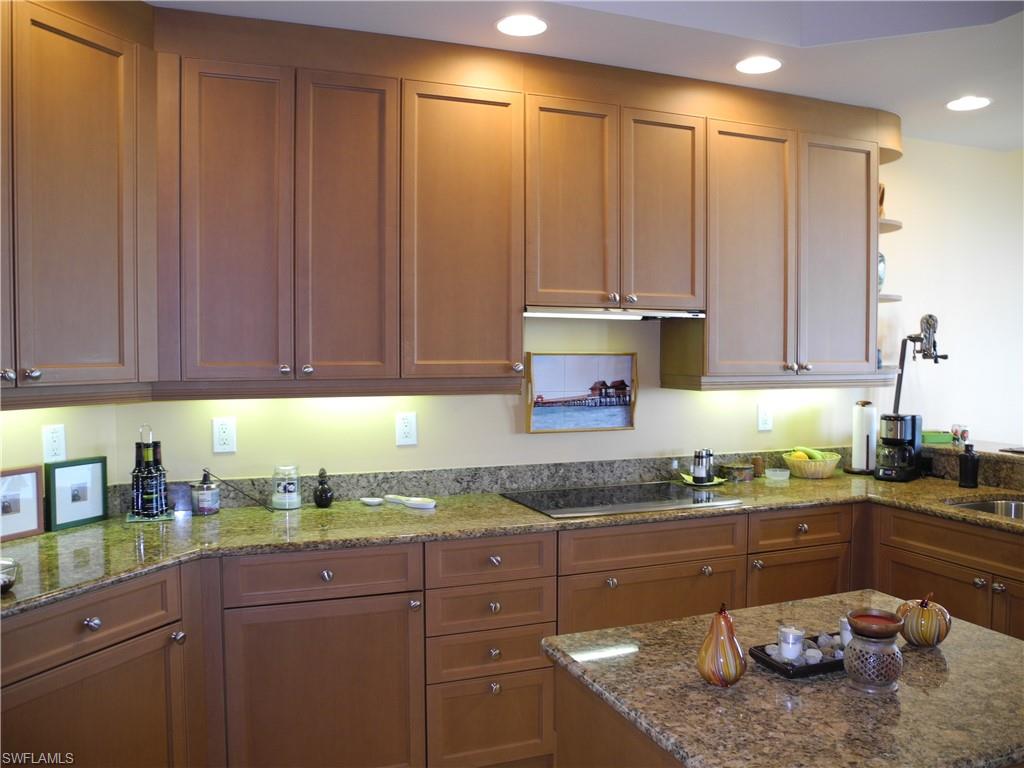 MONTEGO AT COVE TOWERS - Residential