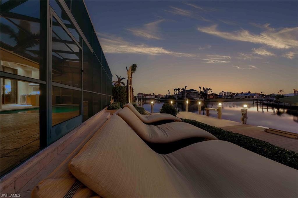 MARCO BEACH - Residential