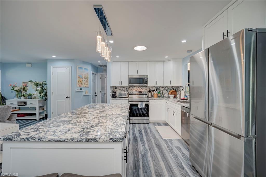 TOWN AND RIVER - Residential