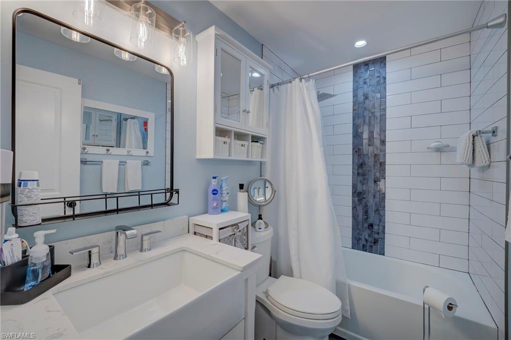 TOWN AND RIVER - Residential