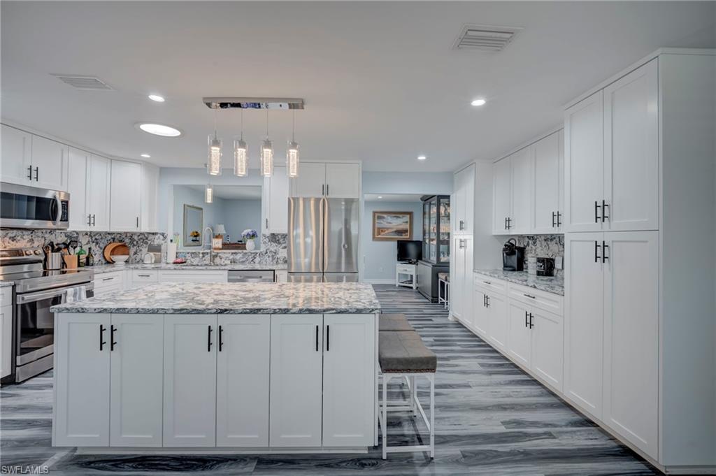 TOWN AND RIVER - Residential