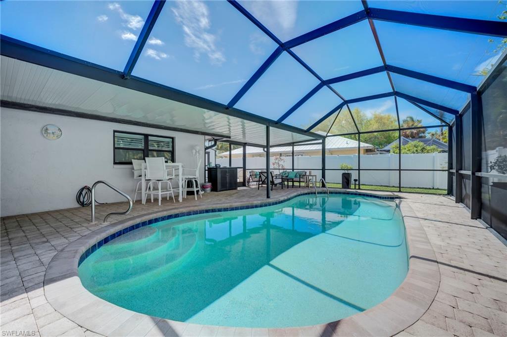 TOWN AND RIVER - Residential