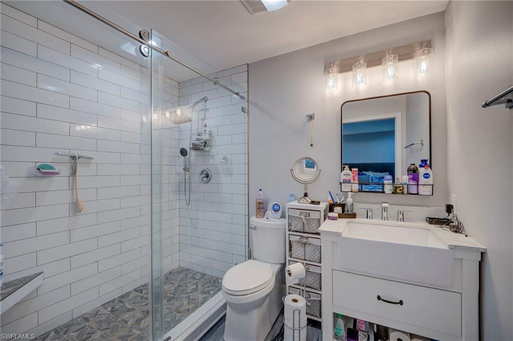 TOWN AND RIVER - Residential