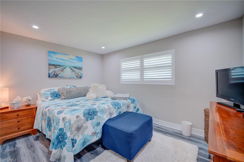 TOWN AND RIVER - Residential