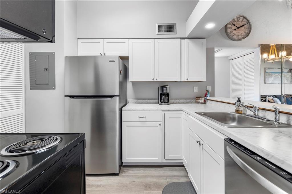 MARINER APTS MARCO ISLAND - Residential