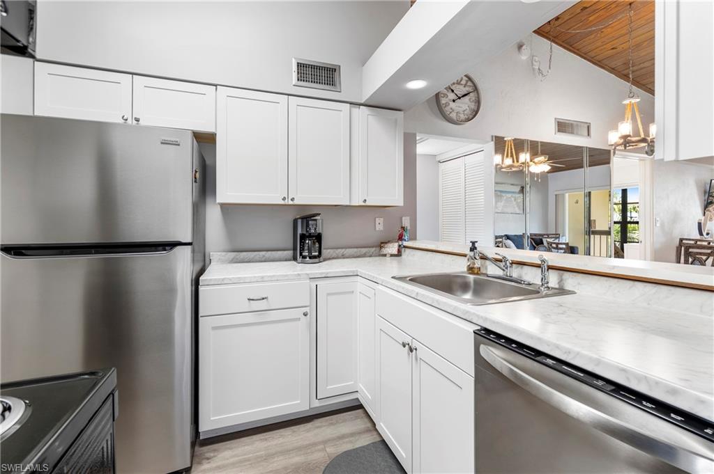 MARINER APTS MARCO ISLAND - Residential